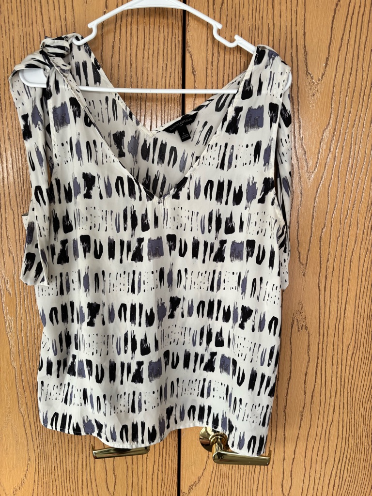 Banana Republic V-Neck Camisole In White With Black & Gray Brushstroke Print